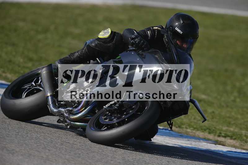 /Archiv-2024/02 29.01.-02.02.2024 Moto Center Thun Jerez/Gruppe schwarz-black/24